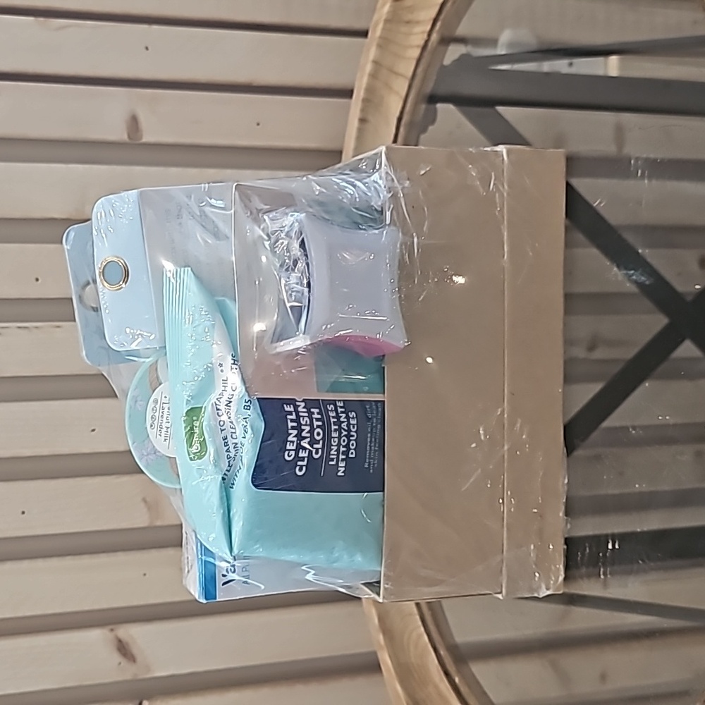 Custom Gift Basket In Box - Picture 3 of 5